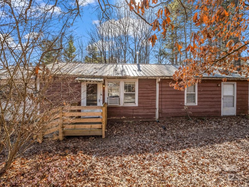 Property image 4 at 1918 Old South Carolina Avenue, Hendersonville, NC 28739