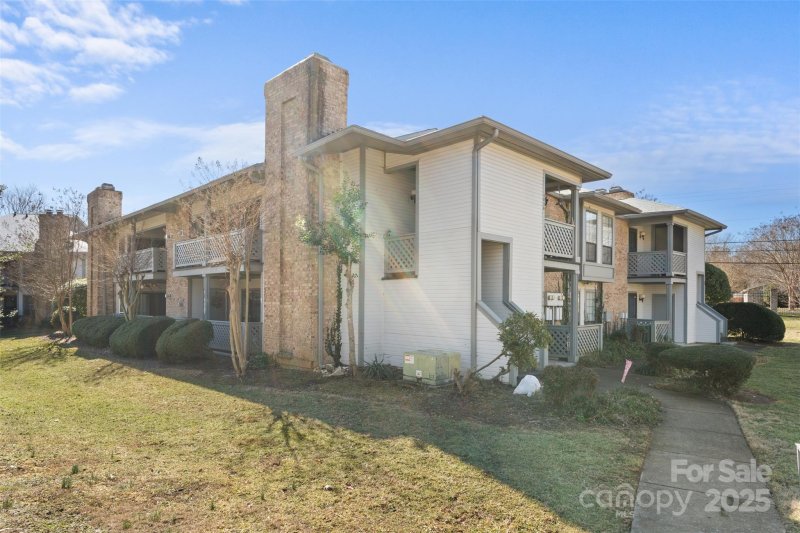 Property image 3 at 5818 Harris Grove Lane, Charlotte, NC 28212