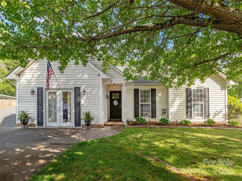 Property image 2 at 110 Hawks Nest Drive, Fletcher, NC 28732