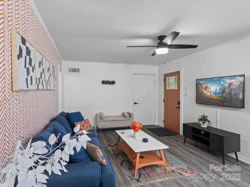 Property image 4 at 3021 Botany Street, Charlotte, NC 28216