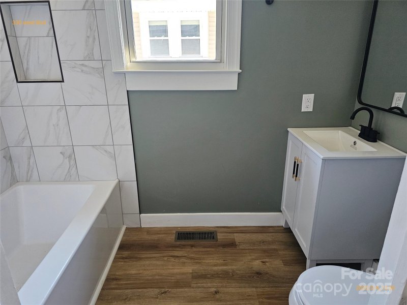 Property image 4 at 330 West Boulevard, Charlotte, NC 28203