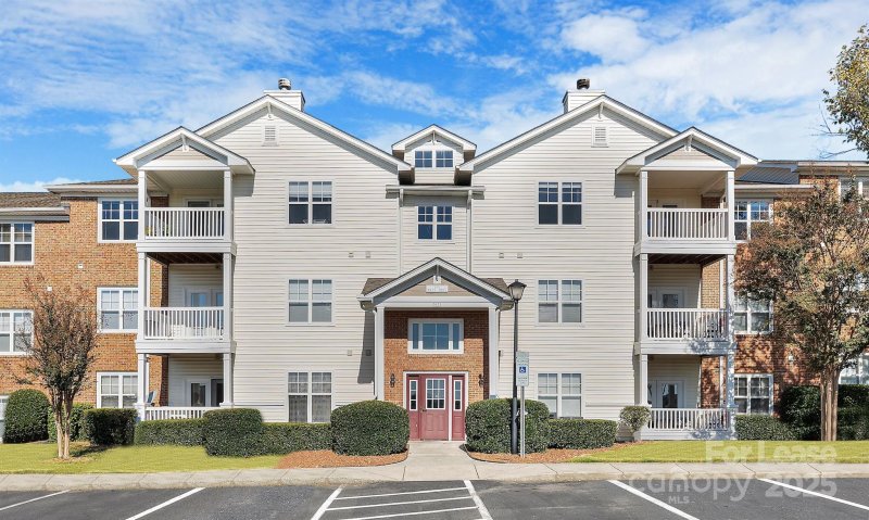 9855 Hyde Glen Court