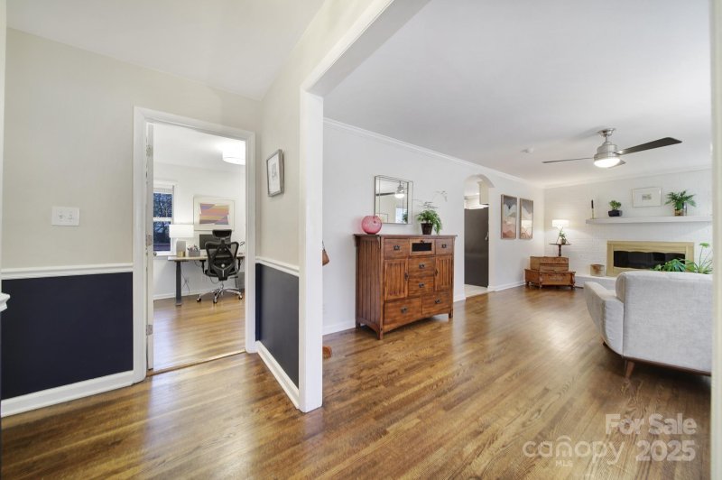 Property image 3 at 3515 Woodleaf Road, Charlotte, NC 28205