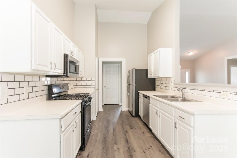 Property image 4 at 12043 Chantress Lane, Charlotte, NC 28215