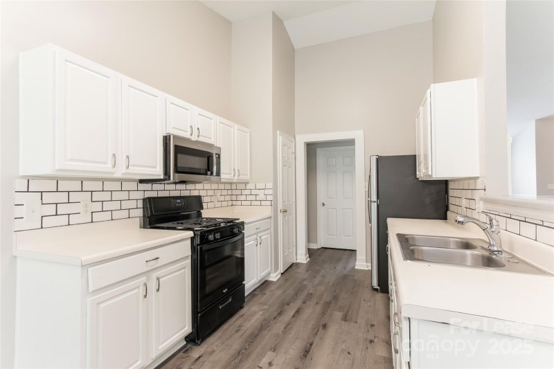 Property image 5 at 12043 Chantress Lane, Charlotte, NC 28215