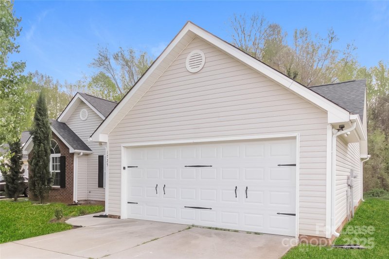 Property image 4 at 1725 Clooney Lane, Charlotte, NC 28262