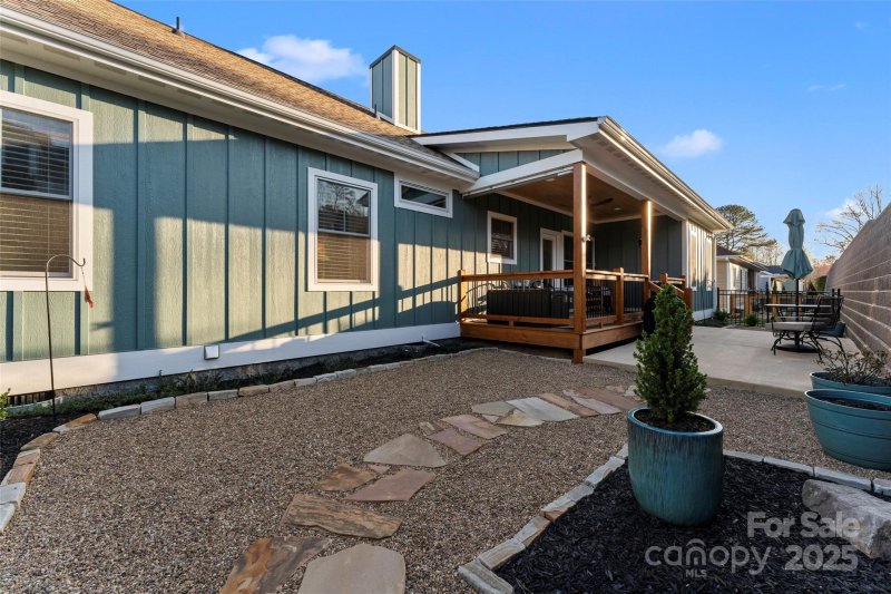 Property image 4 at 102 Olde Oak Way, Hendersonville, NC 28792