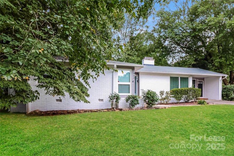 Property image 4 at 966 Blackberry Circle, Charlotte, NC 28209