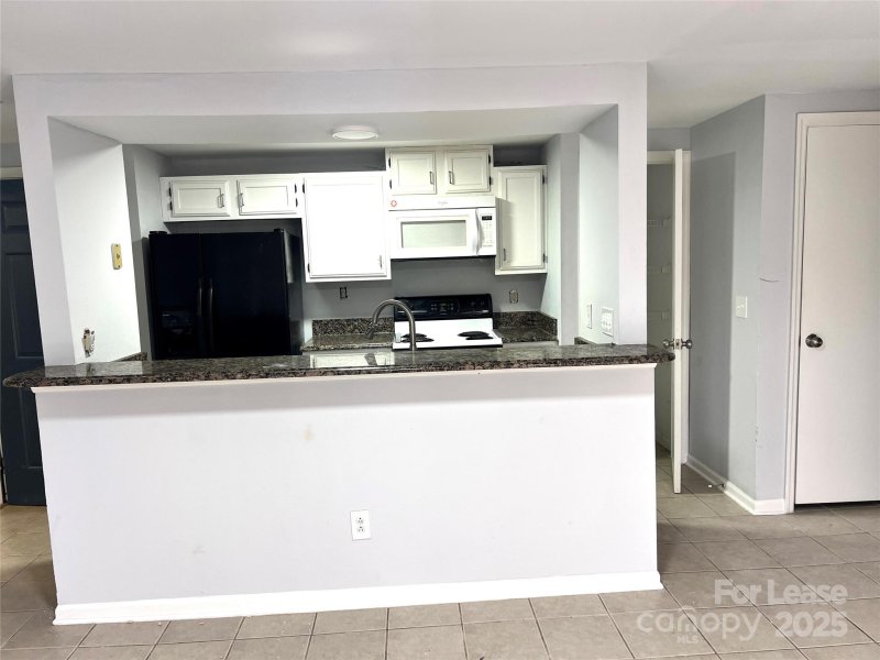 Property image 3 at 1624 Arlyn Circle, Charlotte, NC 28213