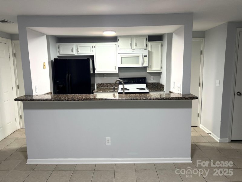 Property image 4 at 1624 Arlyn Circle, Charlotte, NC 28213