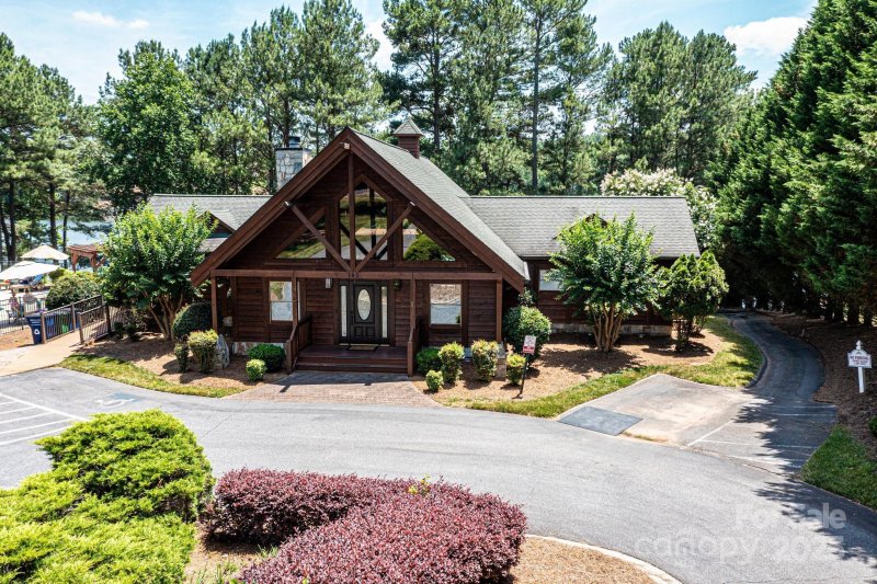 Property image 3 at 5501 Bridgewater Drive, Granite Falls, NC 28630
