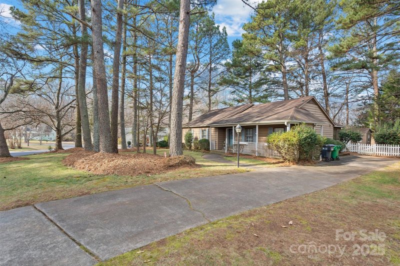 Property image 2 at 709 Falls Church Road, Charlotte, NC 28270