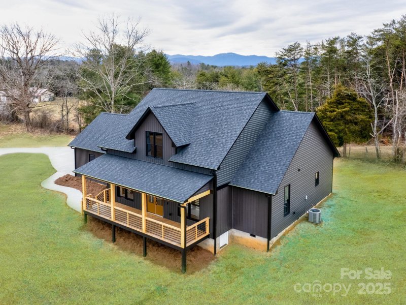 Property image 2 at 1112 Morlin Acres Drive, Marshall, NC 28753