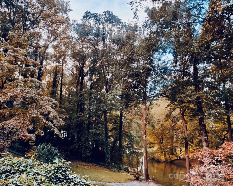 Property image 2 of 108 Three Oaks Lane in Waterfront Woodbridge, Kings Mountain, NC 28086