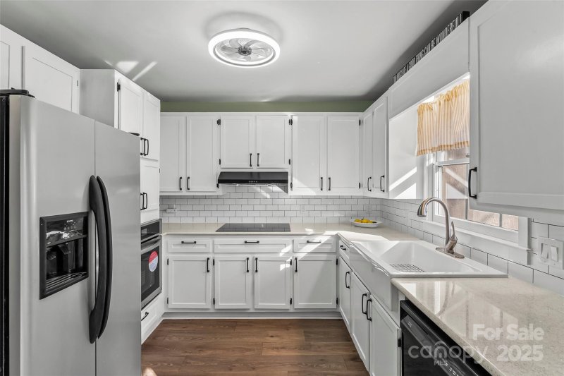 Property image 2 at 1703 Fairway Drive, Newton, NC 28658