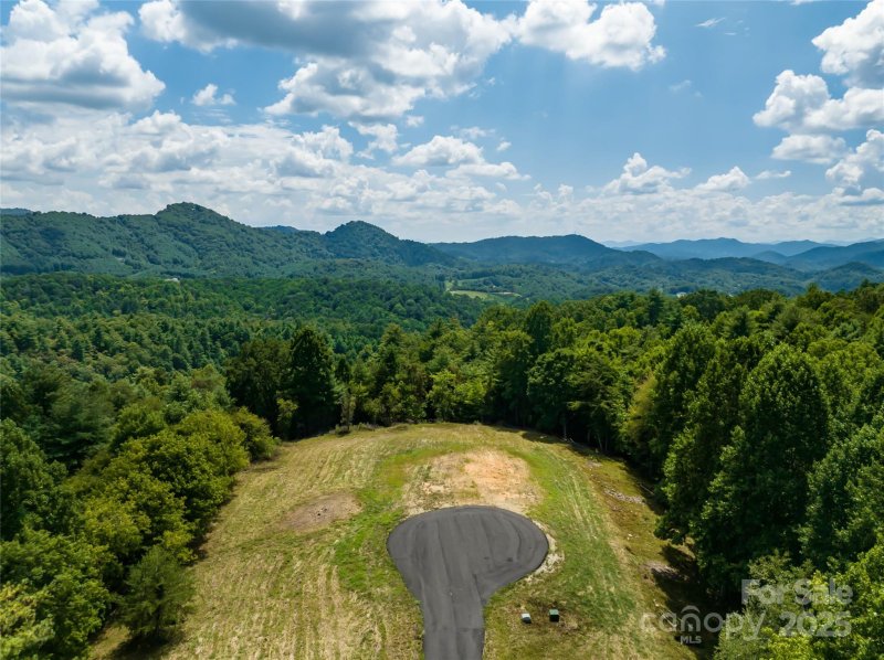 Property image 2 of 101 Red Maple Run in French Broad Crossing, Marshall, NC 28753