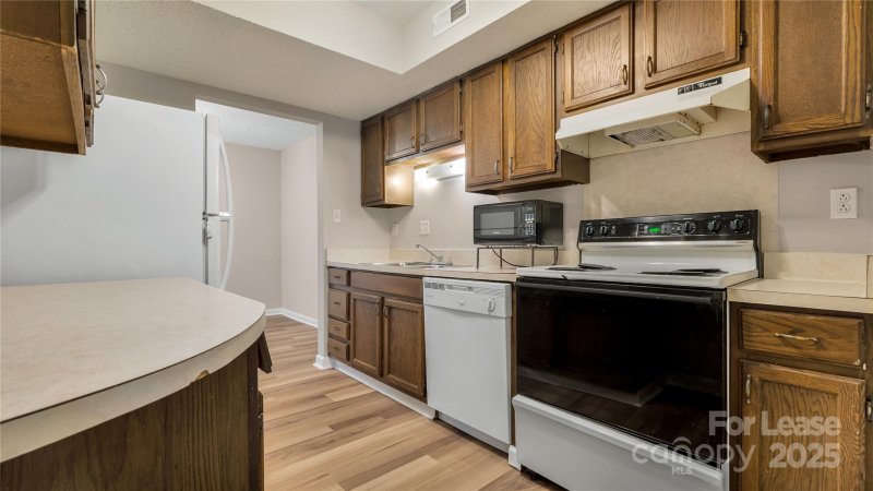 Property image 3 at 6927 Stonington Lane, Charlotte, NC 28227