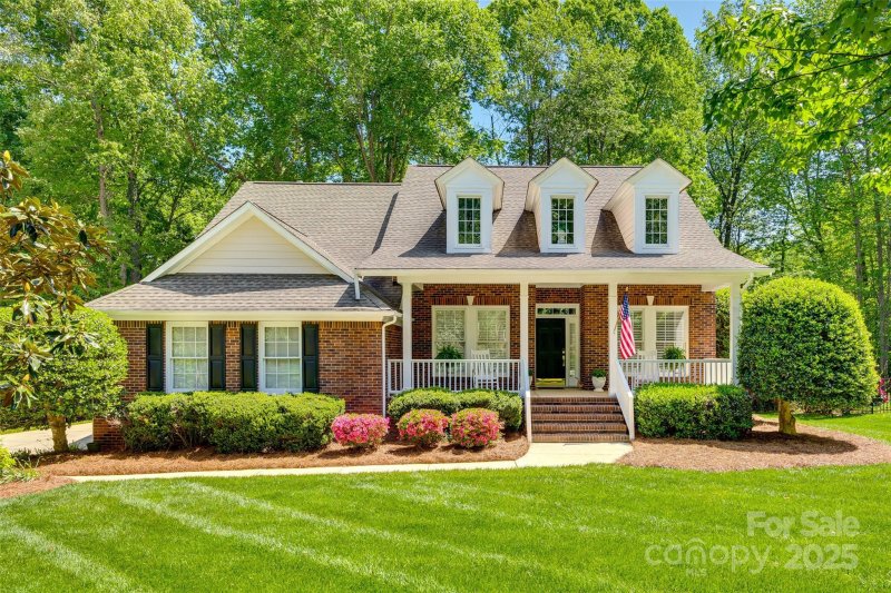 Property image 4 at 908 Thorn Ridge Lane, Lake Wylie, SC 29710