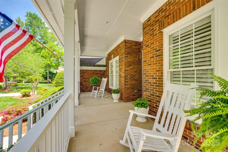 Property image 5 at 908 Thorn Ridge Lane, Lake Wylie, SC 29710