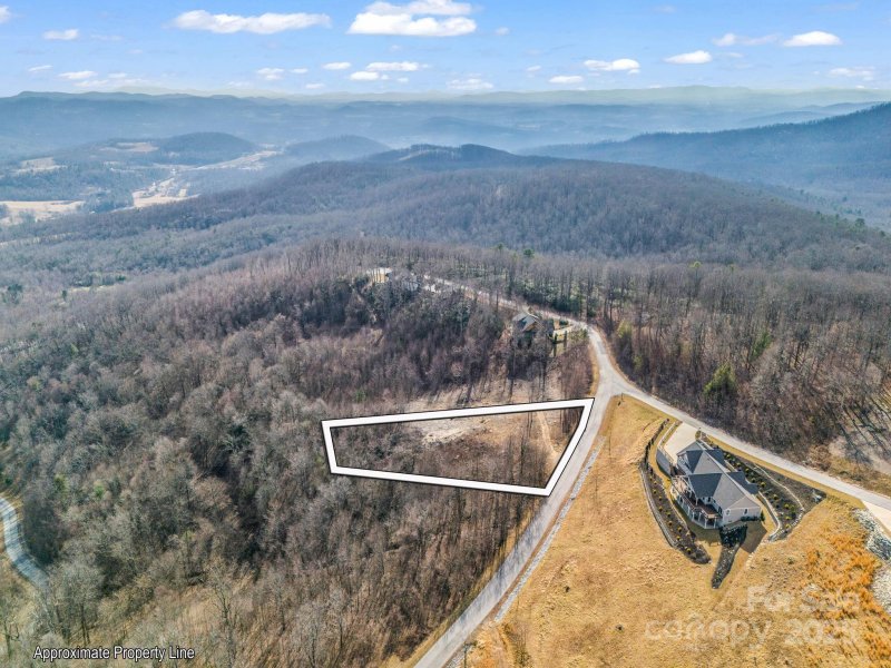 Property image 5 of 1229 Grand Oaks Drive in Grand Oaks, Hendersonville, NC 28792