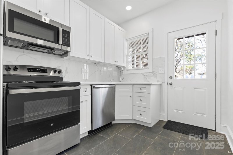 Property image 4 at 2112 Crescent Avenue, Charlotte, NC 28207