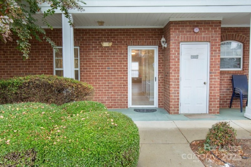 Property image 2 at 9263 Meadow Vista Road, Charlotte, NC 28213