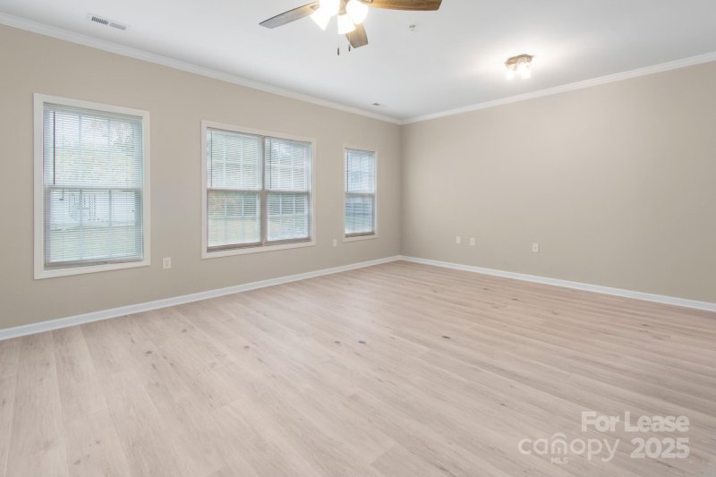 Property image 3 at 9263 Meadow Vista Road, Charlotte, NC 28213