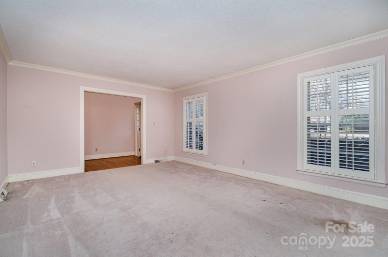 Property image 5 at 422 Roselawn Place, Charlotte, NC 28211