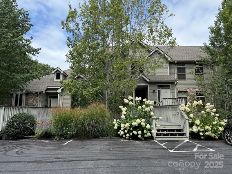 10 Stoney Falls Loop