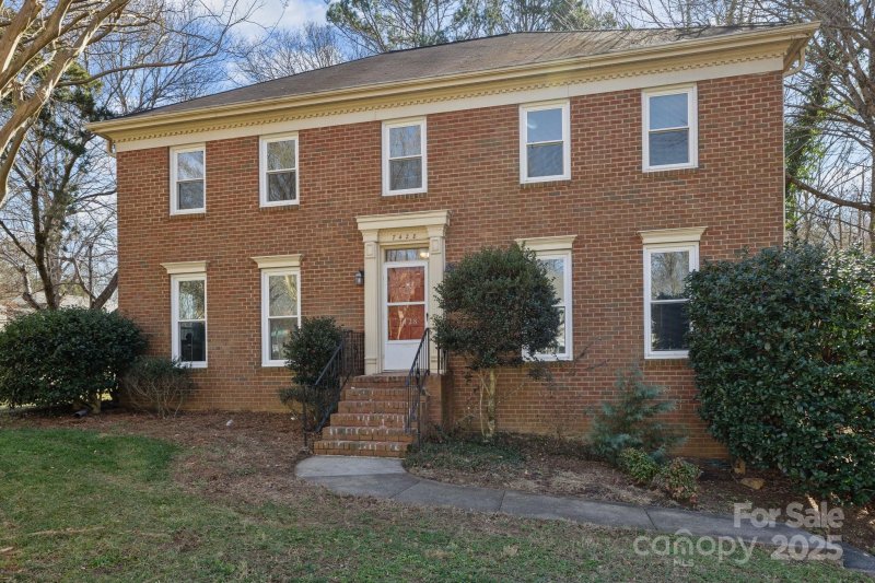 7428 Willow Creek Drive