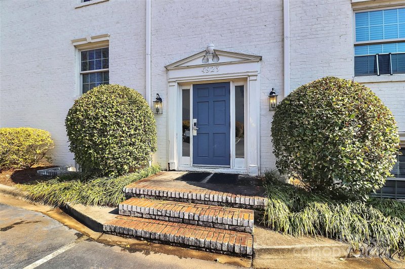 Property image 2 at 4923 Park Road, Charlotte, NC 28209