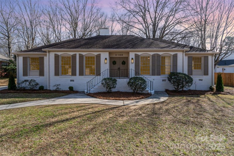 2100 Knickerbocker Drive