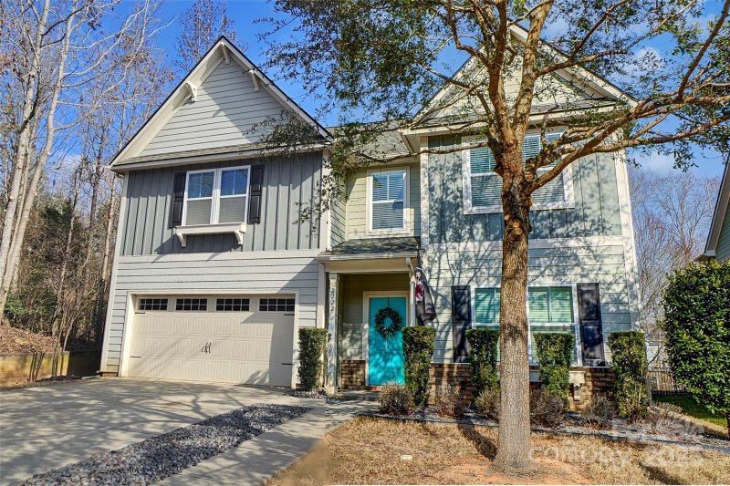 2222 Bluebell Way