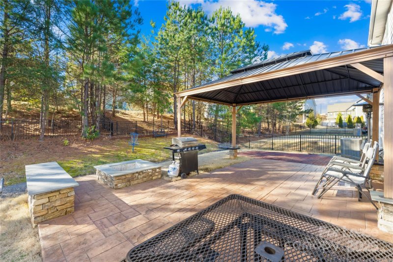 Property image 2 at 128 Dry Rivers Lane, Mooresville, NC 28117