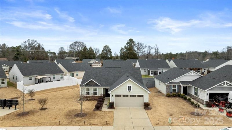 Property image 2 at 5025 Macvittie Lane, Charlotte, NC 28214