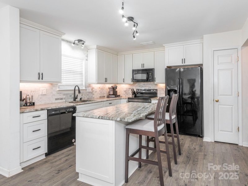 Property image 3 at 7031 Lowen Road, Charlotte, NC 28269