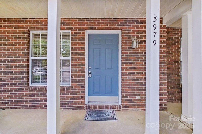 Property image 2 at 5979 Cougar Lane, Charlotte, NC 28269