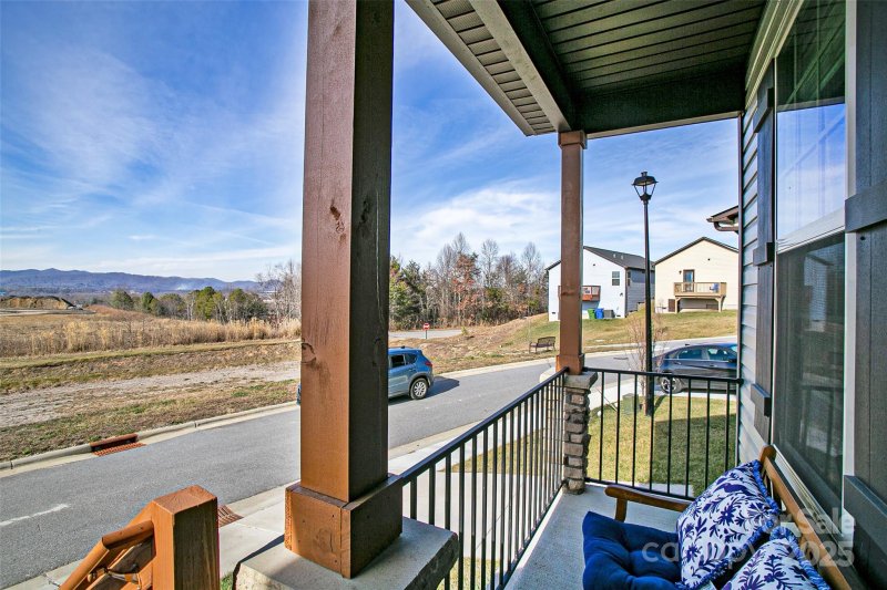 Property image 3 at 560 Cardwell Lane, Fletcher, NC 28732