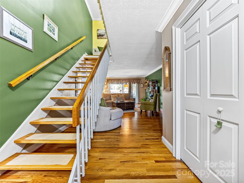 Property image 5 at 216 Crowfields Drive, Asheville, NC 28803