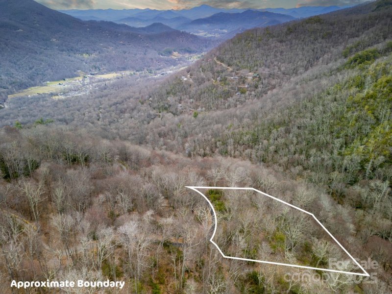 Property image 2 of 43 Blackbird Lane in Mountain Top Development Inc, Maggie Valley, NC 28751