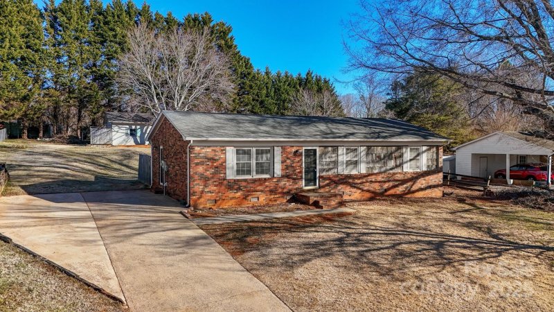 Property image 2 at 5584 Valley Field Road, Hickory, NC 28602