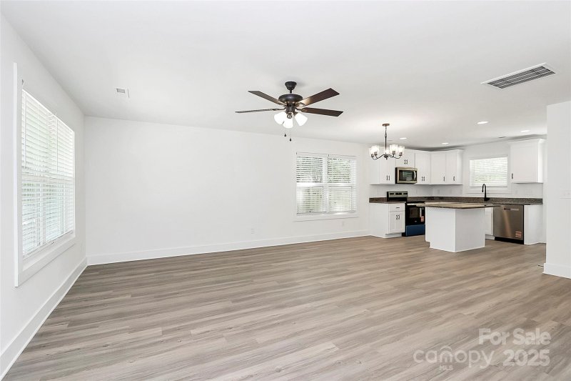 Property image 2 at 204 N Yadkin Avenue, Spencer, NC 28150