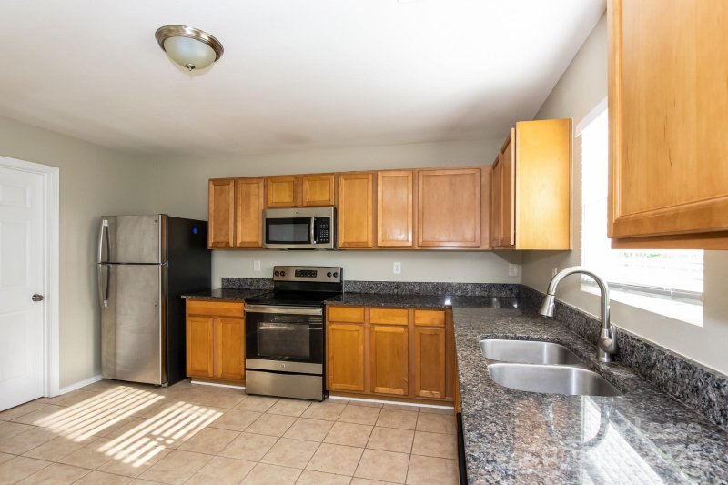 Property image 4 at 2728 Buckleigh Drive, Charlotte, NC 28215