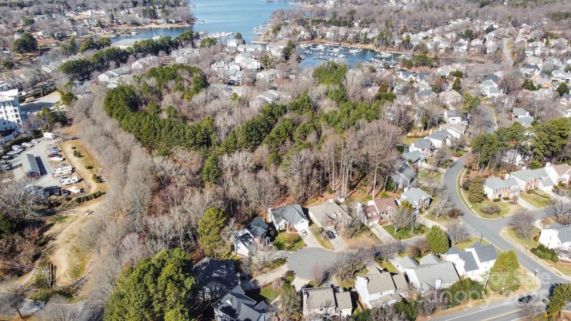 Property image 4 at 19600 Valiant Way, Cornelius, NC 28031