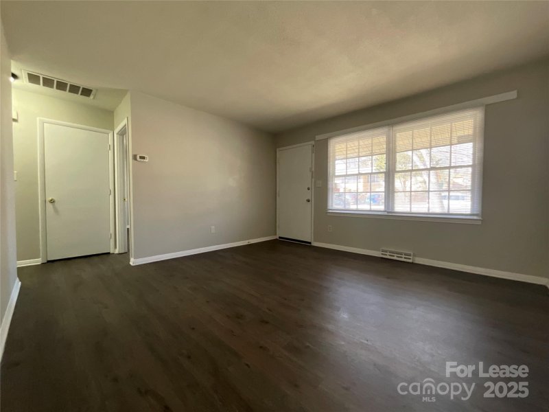 Property image 3 at 4903 Highlake Drive, Charlotte, NC 28215