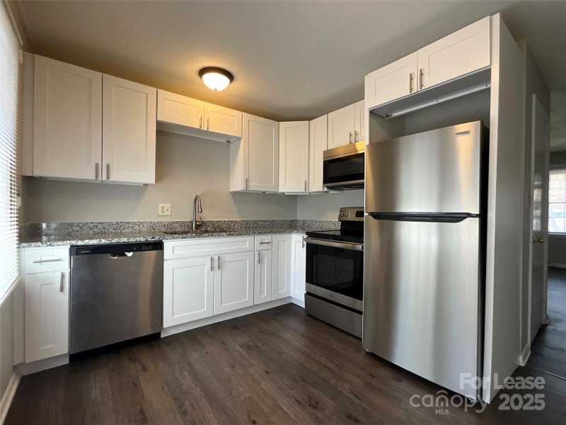 Property image 4 at 4903 Highlake Drive, Charlotte, NC 28215