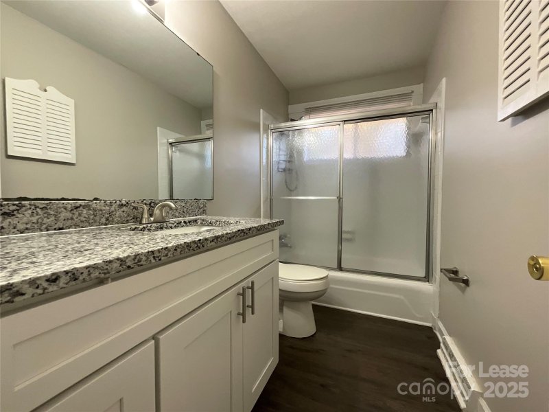 Property image 5 at 4903 Highlake Drive, Charlotte, NC 28215