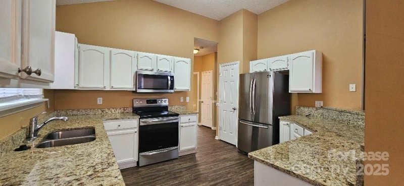 Property image 2 at 5311 Timberbluff Drive, Charlotte, NC 28216