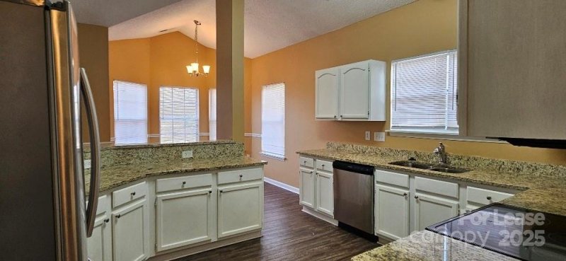 Property image 4 at 5311 Timberbluff Drive, Charlotte, NC 28216