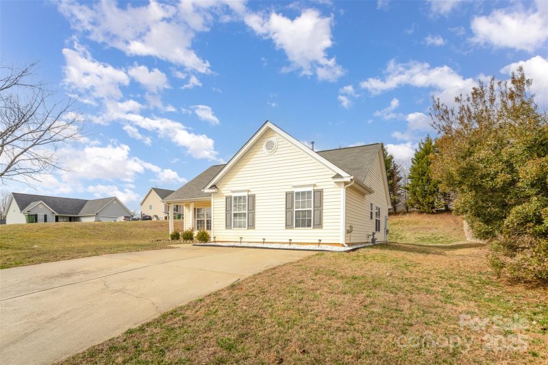 Property image 3 at 101 Arbridge Court, Mount Holly, NC 28120